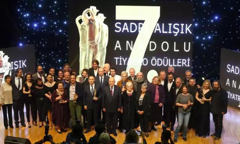 Sadri Alışık Anadolu Tiyatro Oyuncu Ödülleri Verildi