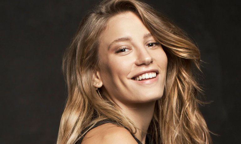 Genç, Olgun Kadın İmajı: Serenay Sarıkaya