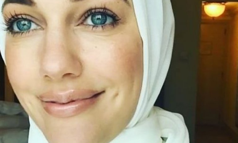 Meryem Uzerli Suudi Arabistan Yolcusu