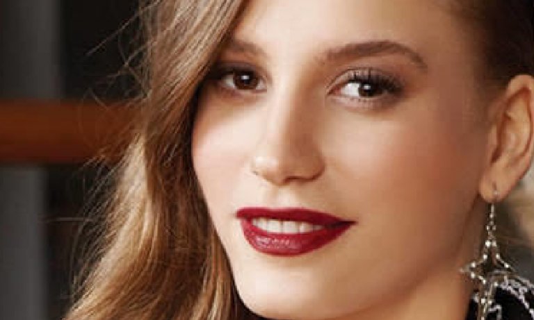 Serenay Sarıkaya Gençlere Başarının Sırrını Anlattı