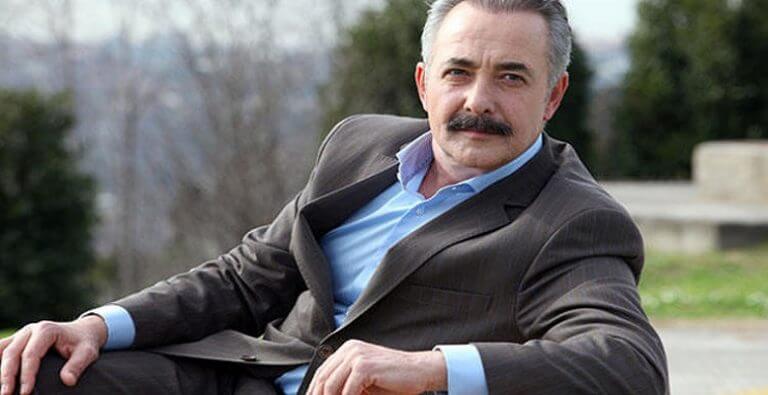 Mehmet Aslantuğ Kimdir