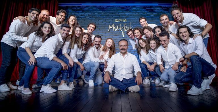 Çok Güzel Hareketler 2'den Can Yaman’a Gönderme!