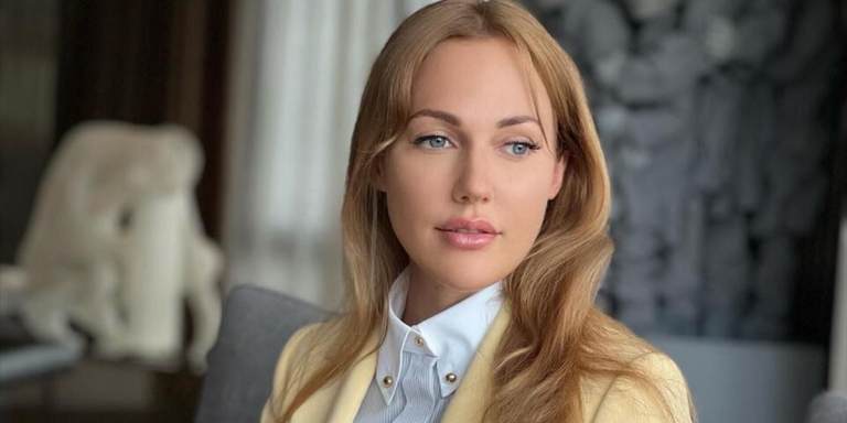 Meryem Uzerli Yeni Yaşını Ailesi İle Kutladı